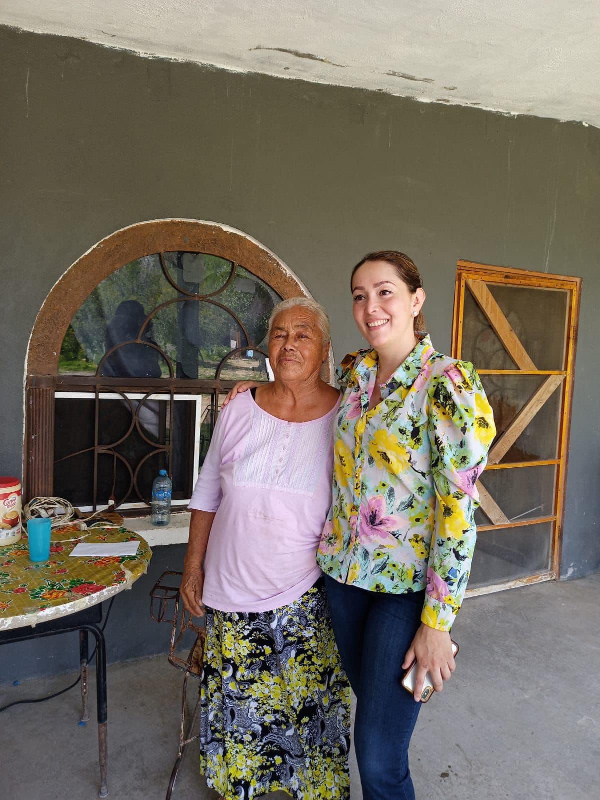 Atiende Elisa Saucedo a Habitantes de Ejidos