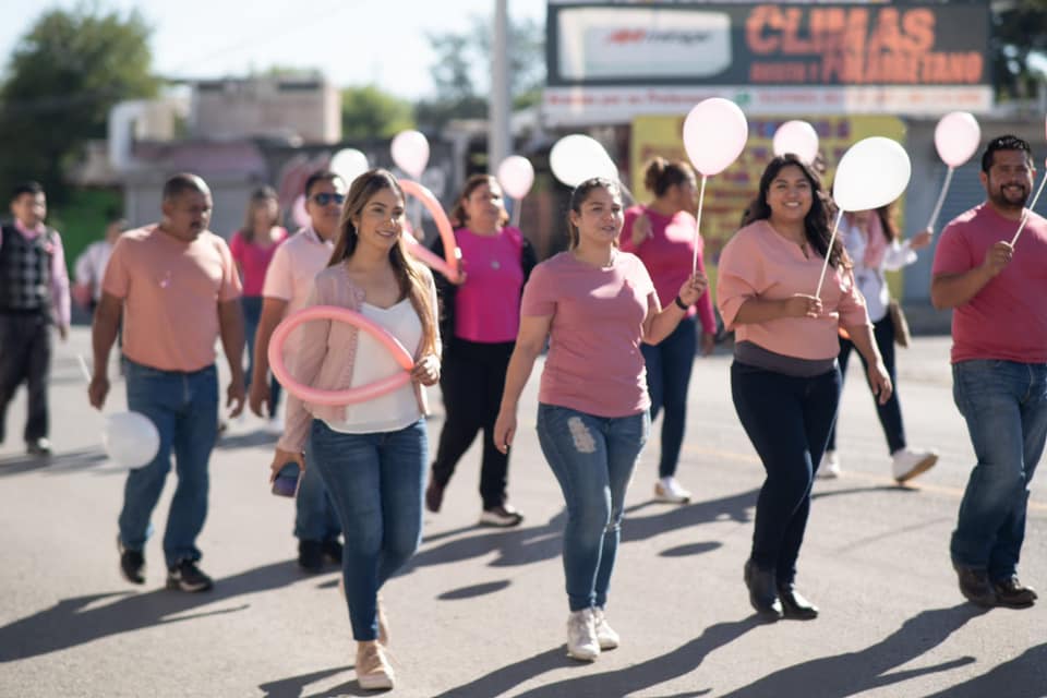 Celebra DIF Caminata Rosa Con Éxito Encabezada Por La Lic. Elisa Saucedo de López